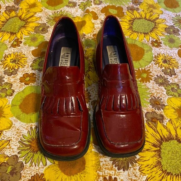 SOLD Vintage 90s Chunky Loafers in Patent-leather-style Red by American Eagle - Picture 2 of 3
